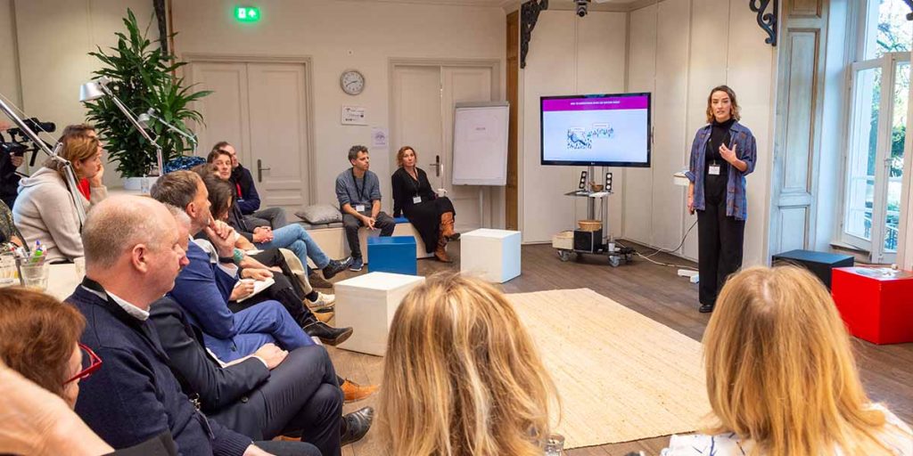 Hannah Postma, Oxford HR Researcher, speaking at Knowledge Festival